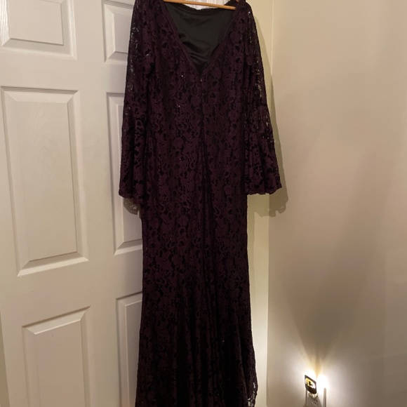 Jovani lace plum dress - Picture 3 of 3